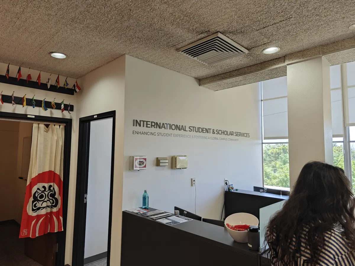 美国大学国际学生与学者服务办公室