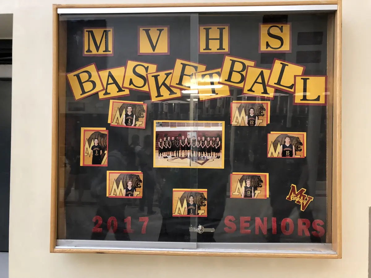 Mountain View High School篮球队与校园荣誉展示