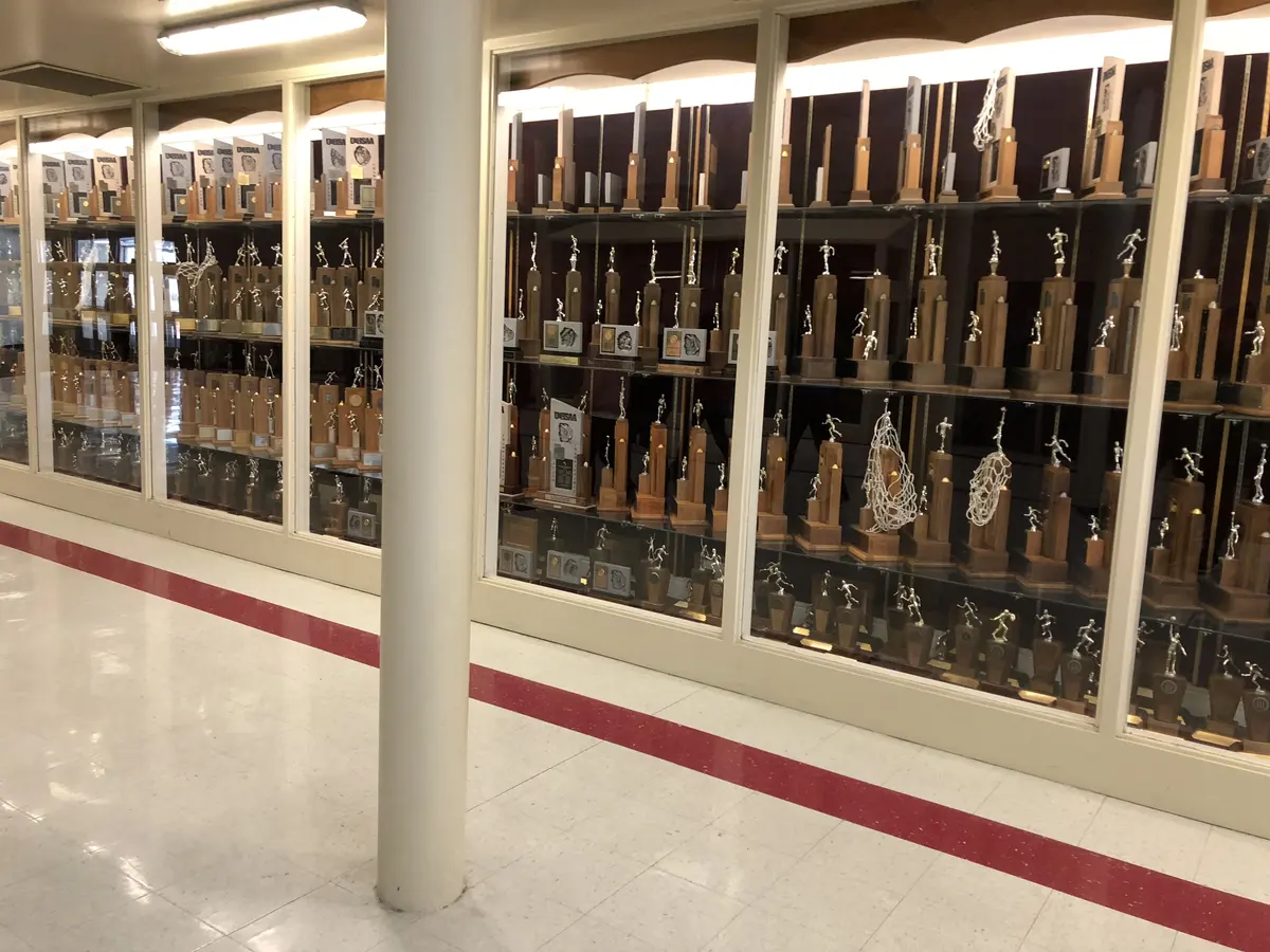 Mountain View High School校史奖杯展示区