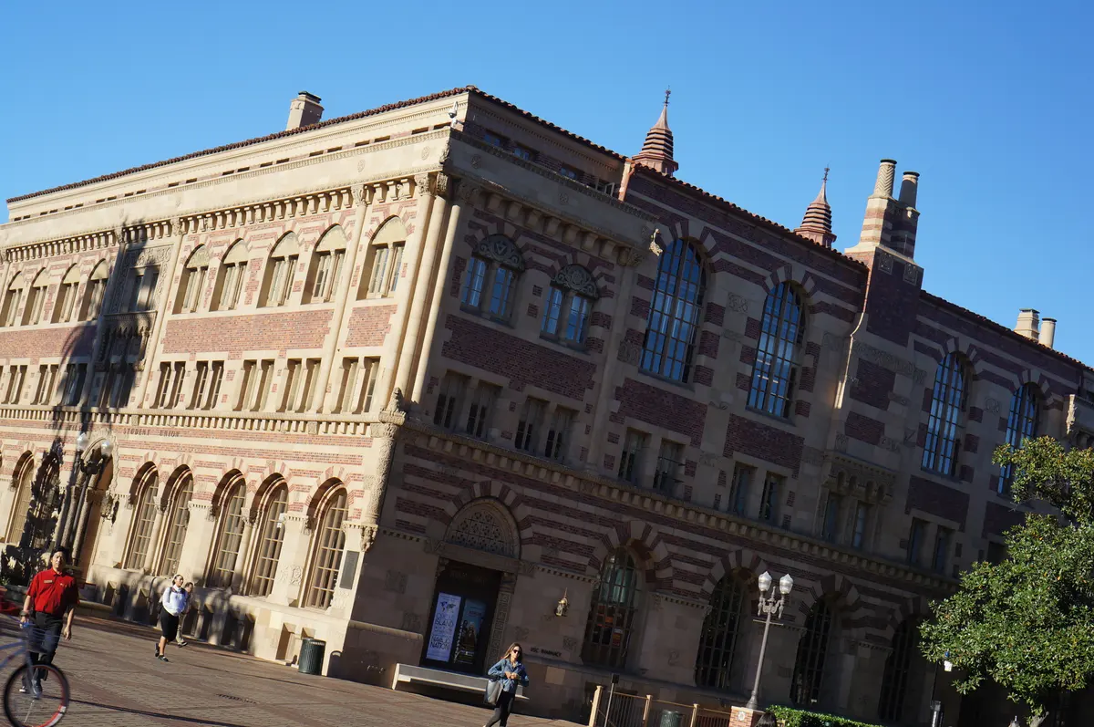 美国大学历史建筑与城市校园环境