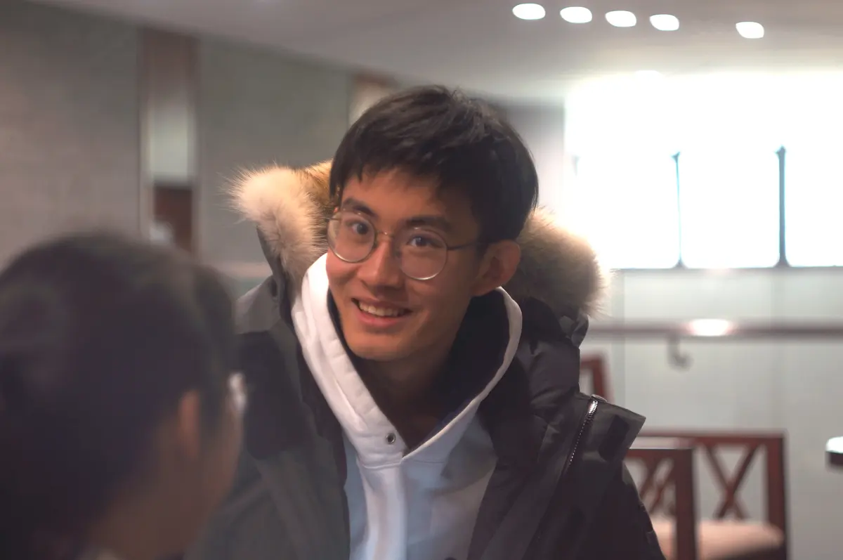 中国学生在课堂内参加双向学习或交流活动