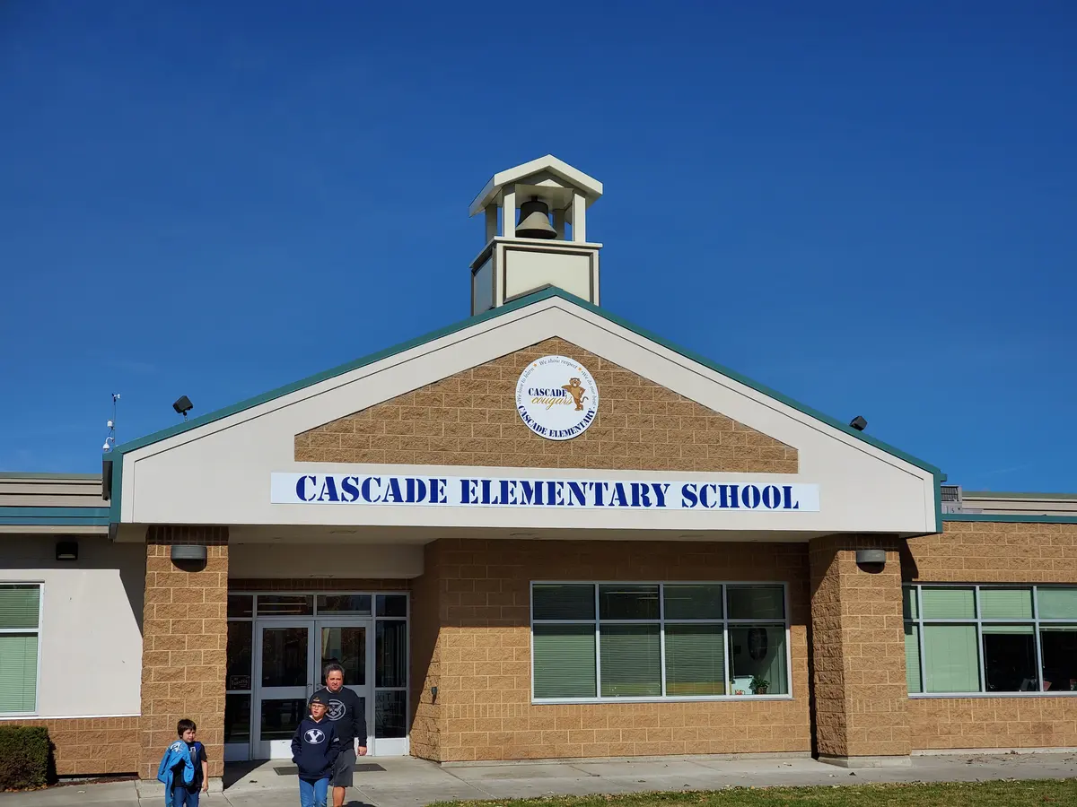 Cascade Elementary School校园正门