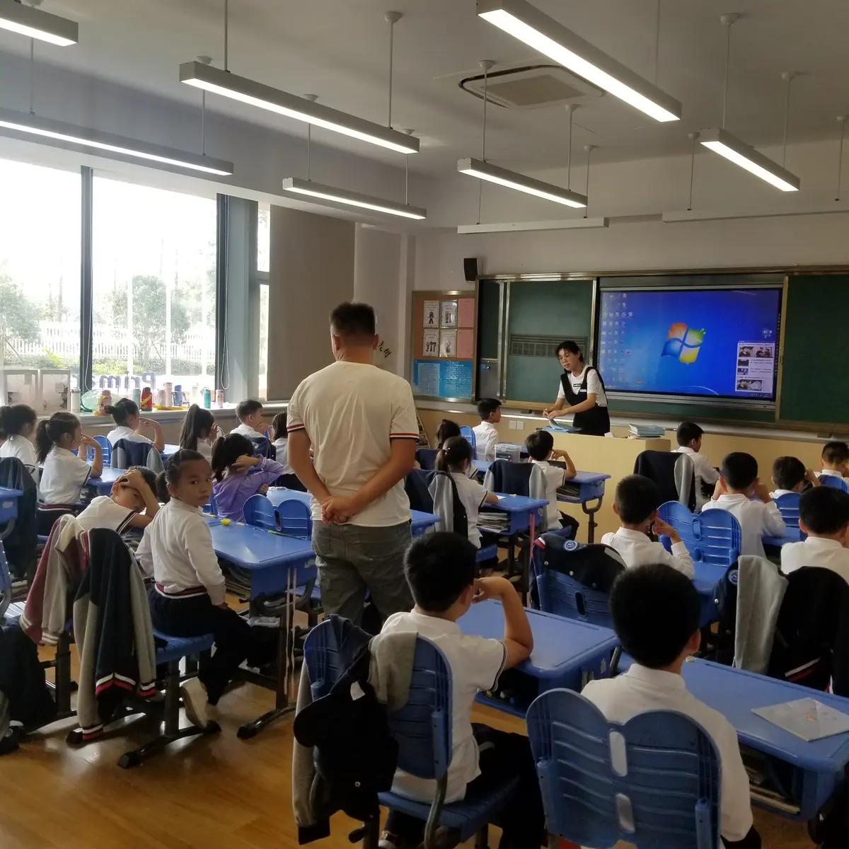 合作学校课堂内开展讲座或项目说明活动