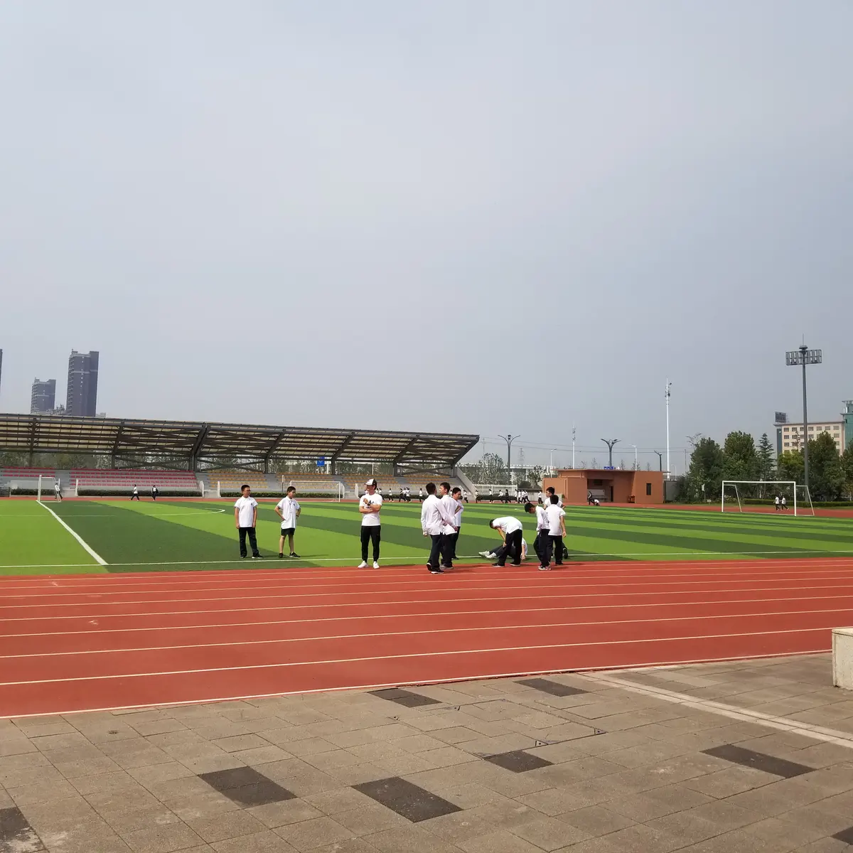 中国合作学校户外运动场与体育课程