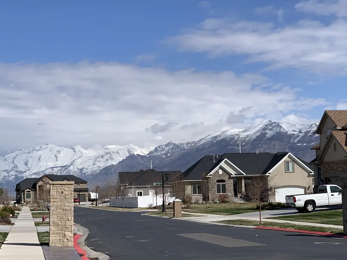 美国山地社区住宅与雪山生活环境