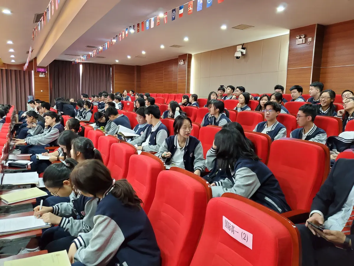 国内合作学校国际教育活动观众与礼堂现场